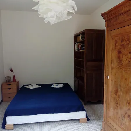 Hébergement de vacances Grande Maison Familiale, Calme, Tranquille, 900 M De La *