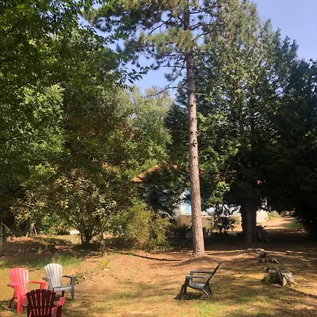 Hébergement de vacances Grande Maison Familiale, Calme, Tranquille, 900 M De La *