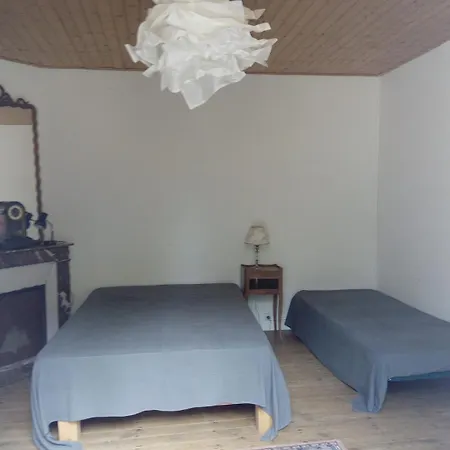 Grande Maison Familiale, Calme, Tranquille, 900 M De La Longeville-sur-Mer