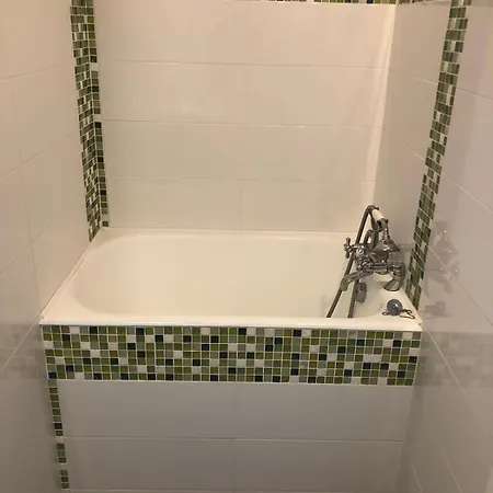 Grande Maison Familiale, Calme, Tranquille, 900 M De La Hébergement de vacances *