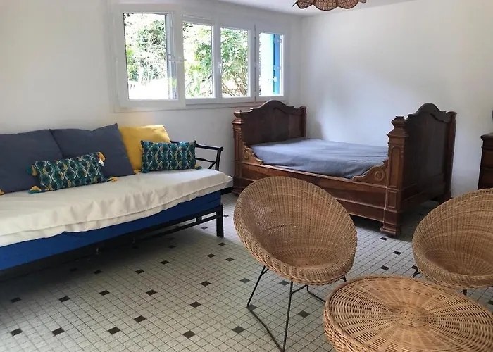 Grande Maison Familiale, Calme, Tranquille, 900 M De La