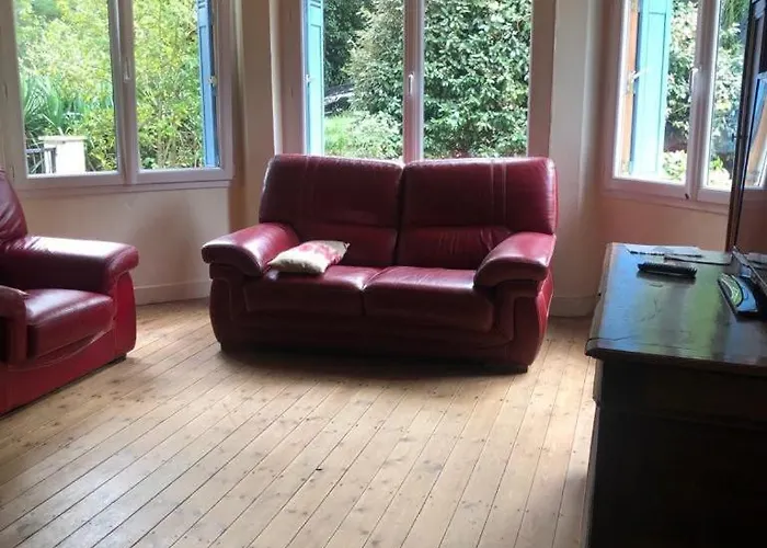 Grande Maison Familiale, Calme, Tranquille, 900 M De La